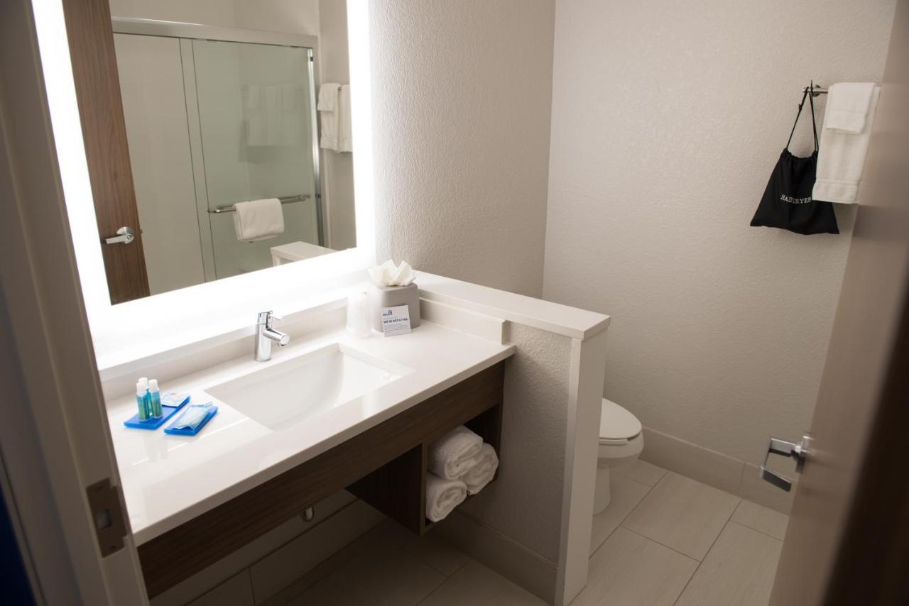 Holiday Inn Express & Suites - Dayton Southwest By Ihg Екстериор снимка