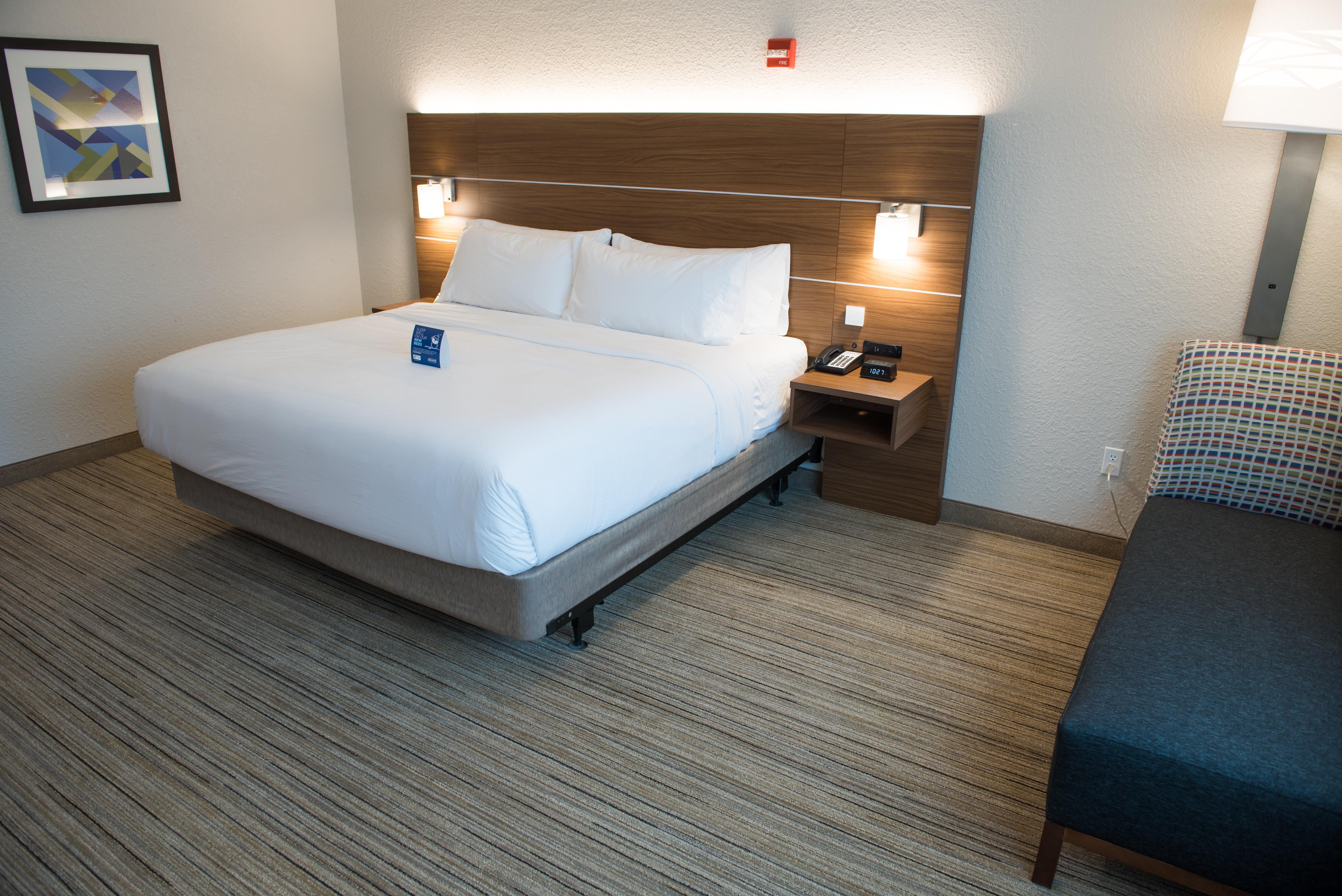 Holiday Inn Express & Suites - Dayton Southwest By Ihg Екстериор снимка