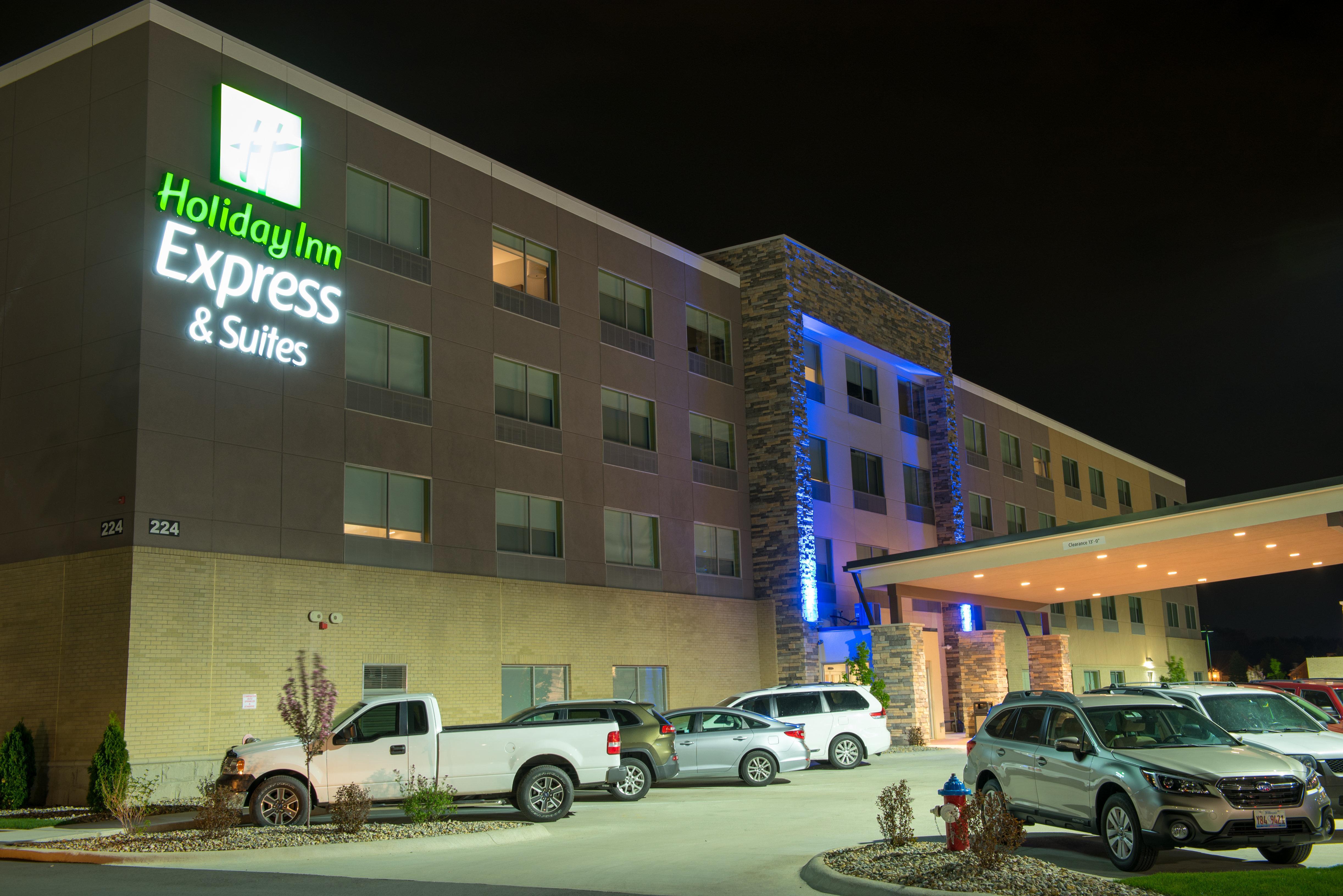 Holiday Inn Express & Suites - Dayton Southwest By Ihg Екстериор снимка