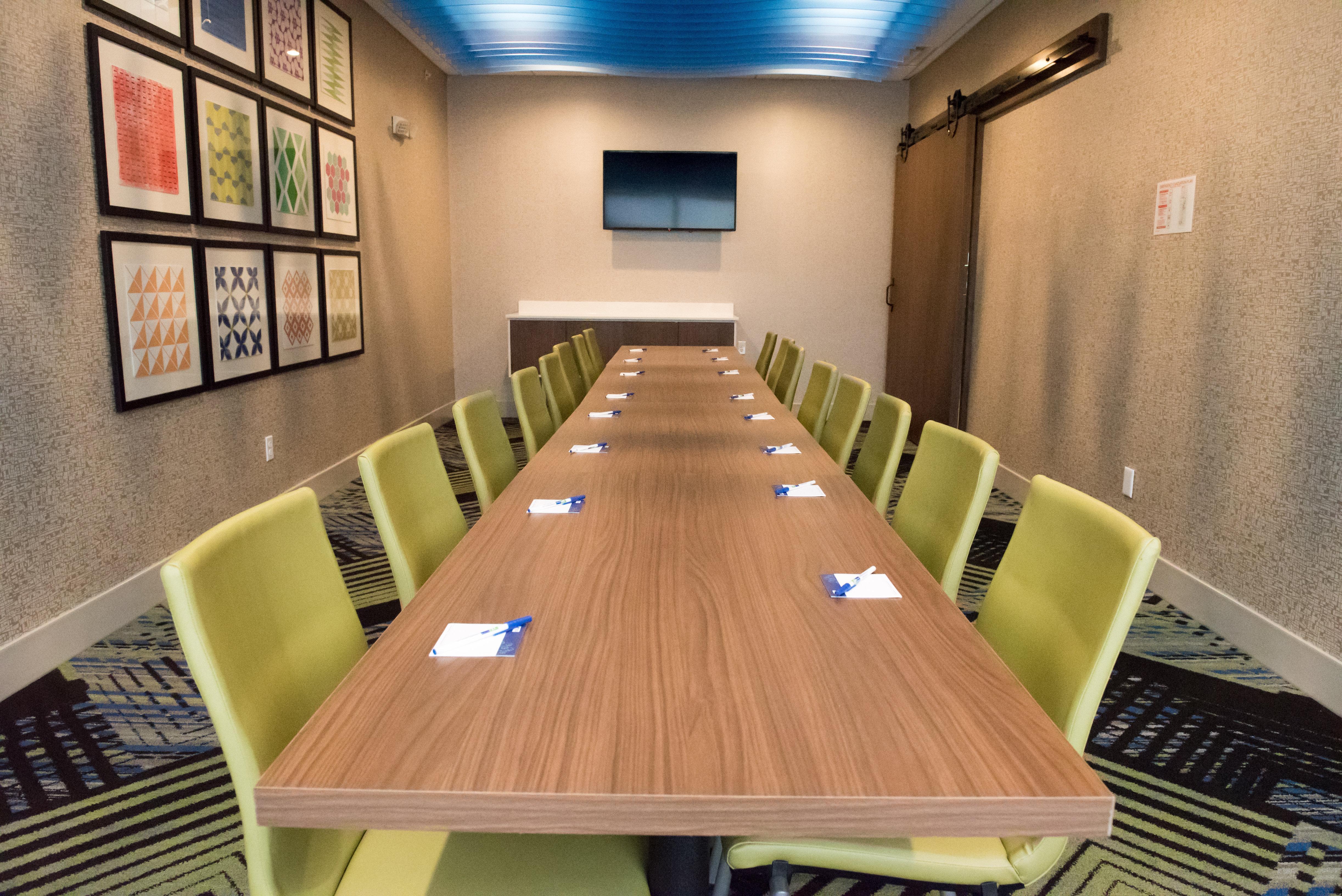 Holiday Inn Express & Suites - Dayton Southwest By Ihg Екстериор снимка